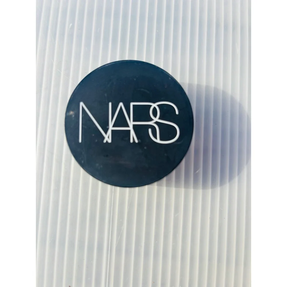NARS soft velvet setting powder - loose‎ heat tester